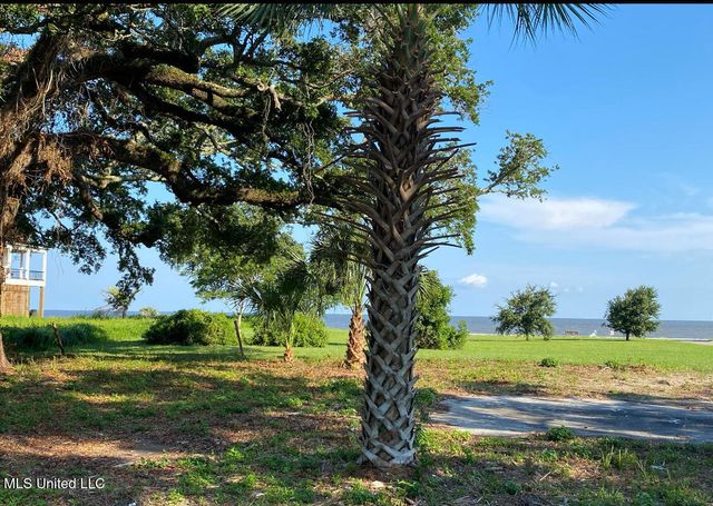 120 Boisdore Avenue, Pass Christian, MS 39571