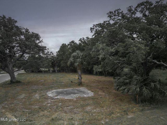 120 Boisdore Avenue, Pass Christian, MS 39571