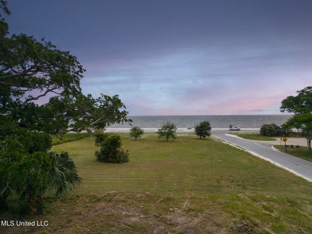 120 Boisdore Avenue, Pass Christian, MS 39571