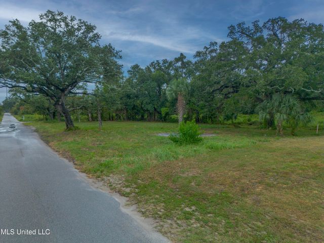 120 Boisdore Avenue, Pass Christian, MS 39571