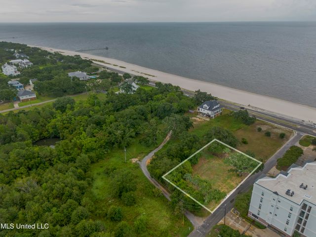 120 Boisdore Avenue, Pass Christian, MS 39571