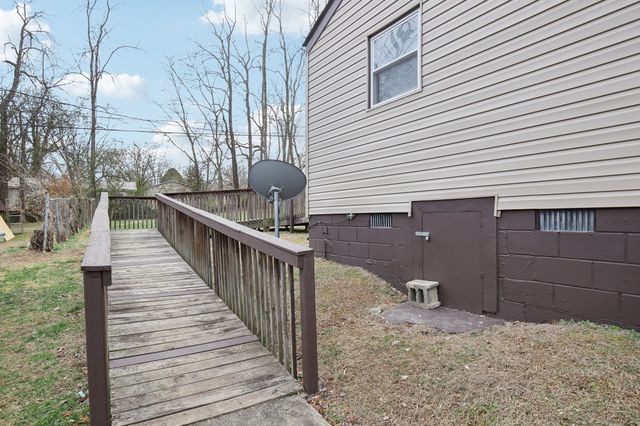 172 Hadley Dr, Clarksville, TN 37042