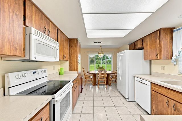 1425 LELAND DRIVE, Sun City Center, FL 33573