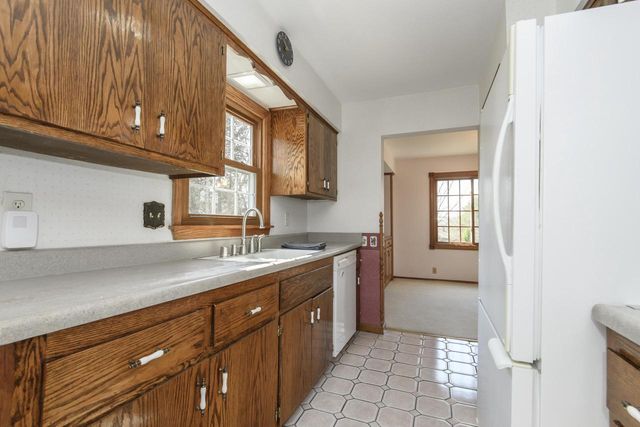 770 Linden LANE, Brookfield, WI 53045