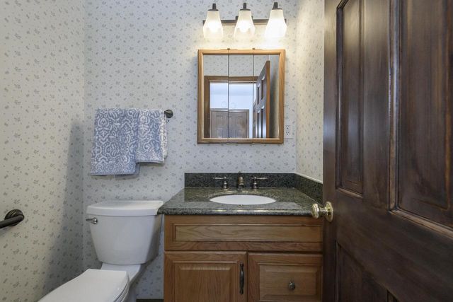 770 Linden LANE, Brookfield, WI 53045