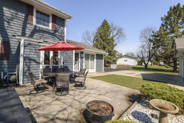 770 Linden LANE, Brookfield, WI 53045