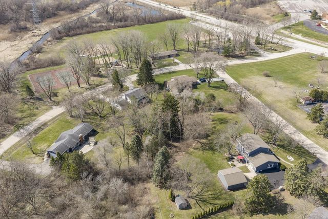 770 Linden LANE, Brookfield, WI 53045