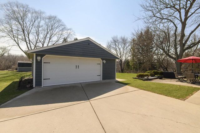770 Linden LANE, Brookfield, WI 53045