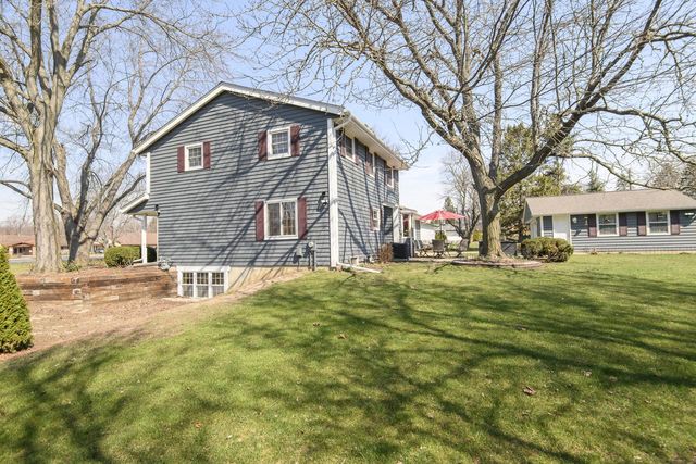 770 Linden LANE, Brookfield, WI 53045