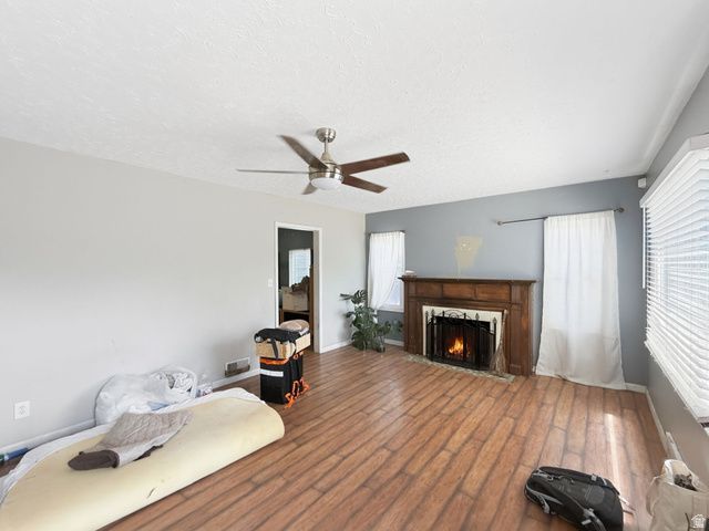 340 W PORTER LN, Centerville, UT 84014