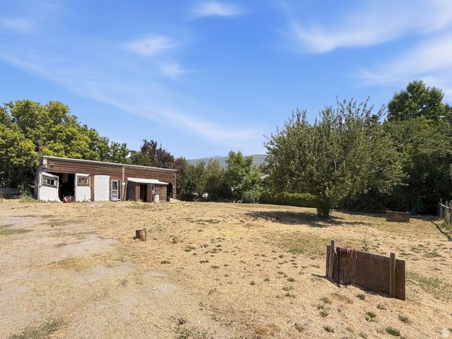 340 W PORTER LN, Centerville, UT 84014