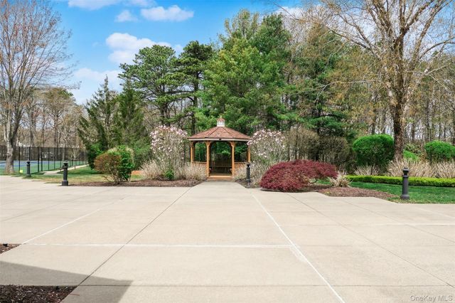 280 Ranch Circle 280, Manorville, NY 11949