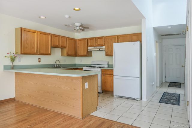 280 Ranch Circle 280, Manorville, NY 11949