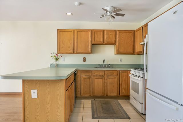 280 Ranch Circle 280, Manorville, NY 11949