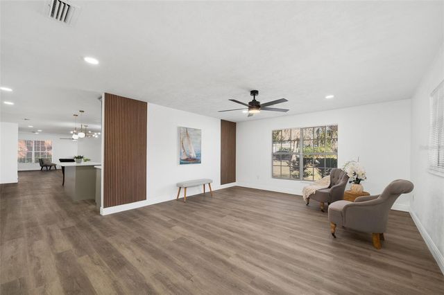 3725 NW 8TH AVENUE, Gainesville, FL 32605