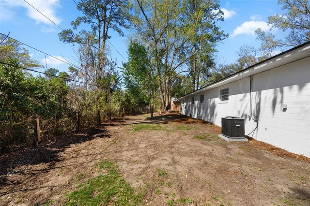 3725 NW 8TH AVENUE, Gainesville, FL 32605