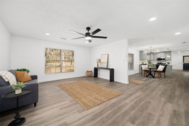 3725 NW 8TH AVENUE, Gainesville, FL 32605