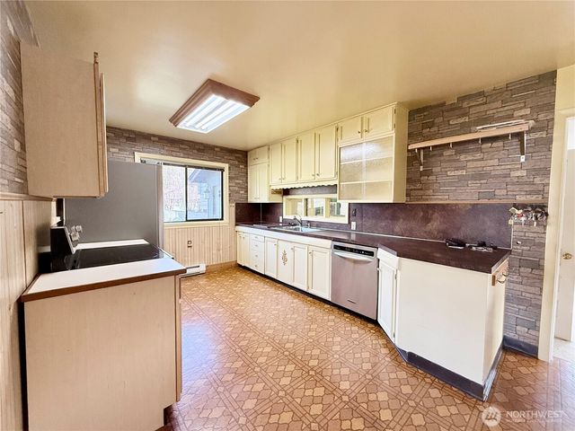 124 N 9th Street, Mccleary, WA 98557