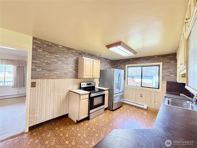 124 N 9th Street, Mccleary, WA 98557