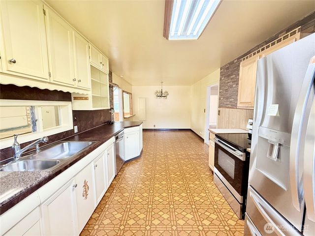 124 N 9th Street, Mccleary, WA 98557