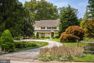 672 CLOVELLY LN, Devon, PA 19333