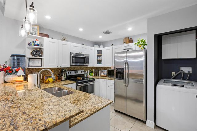 7176 Sportsmans Drive, North Lauderdale, FL 33068