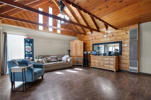 15 Ponderosa Pike, Running Springs, CA 92382