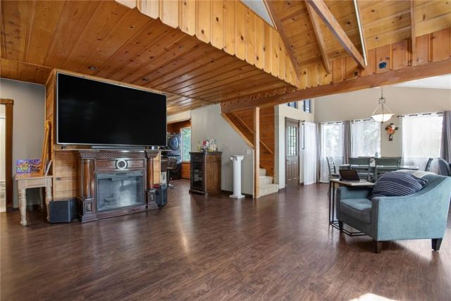 15 Ponderosa Pike, Running Springs, CA 92382