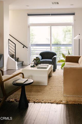 2753 Waverly Drive 302, Los Angeles, CA 90039