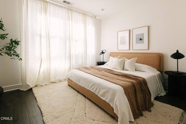 2753 Waverly Drive 302, Los Angeles, CA 90039