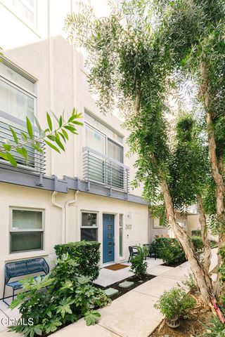 2753 Waverly Drive 302, Los Angeles, CA 90039