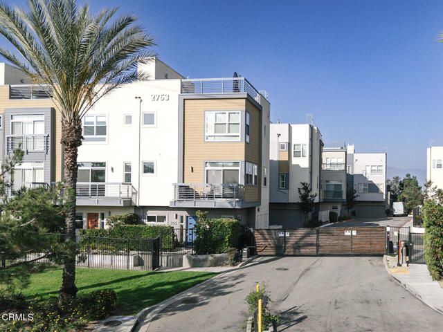 2753 Waverly Drive 302, Los Angeles, CA 90039