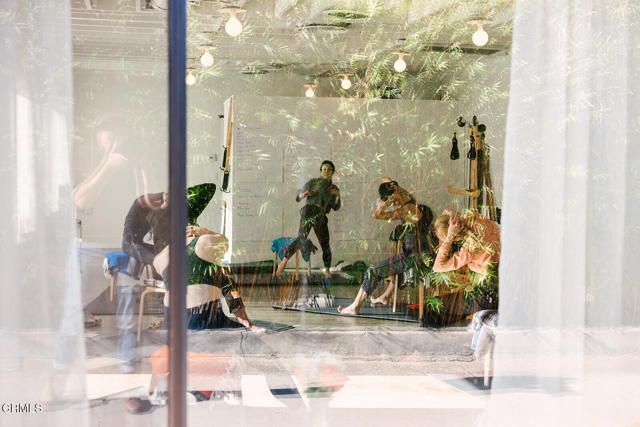 2753 Waverly Drive 302, Los Angeles, CA 90039