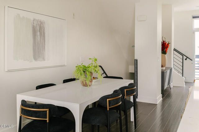 2753 Waverly Drive 302, Los Angeles, CA 90039