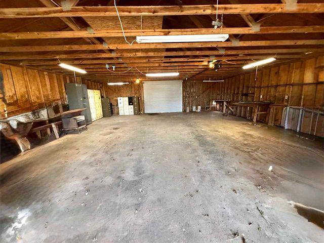 11207 NE 165th St, Fletcher, OK 73541