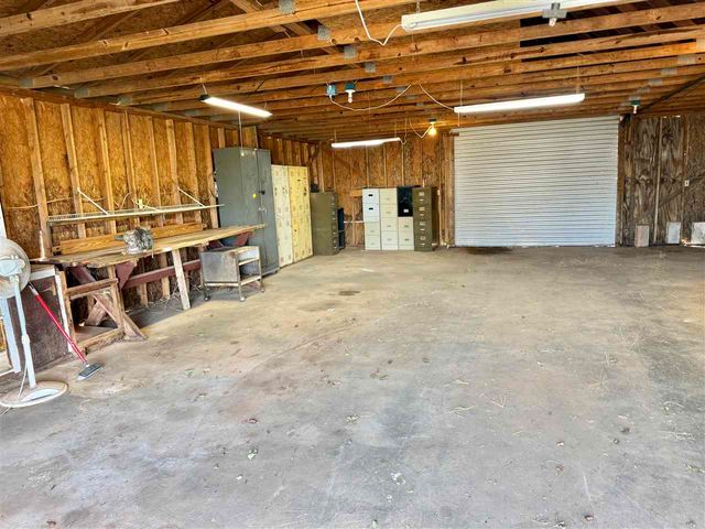 11207 NE 165th St, Fletcher, OK 73541