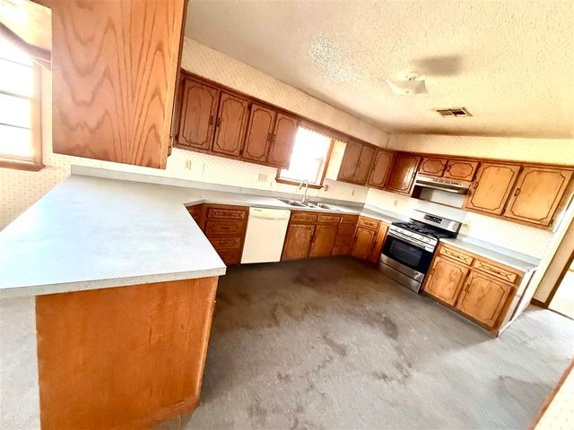 11207 NE 165th St, Fletcher, OK 73541