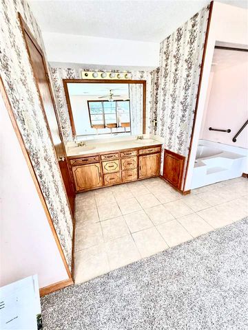 11207 NE 165th St, Fletcher, OK 73541