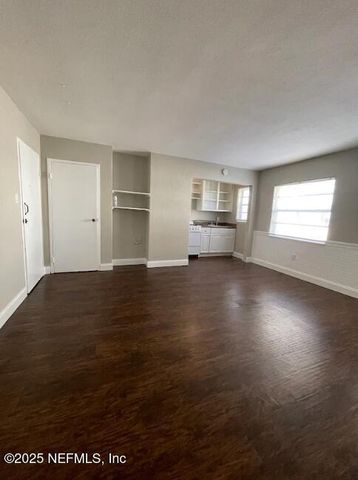 810 2ND Street N C, Jacksonville Beach, FL 32250