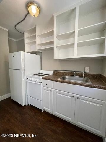 810 2ND Street N C, Jacksonville Beach, FL 32250