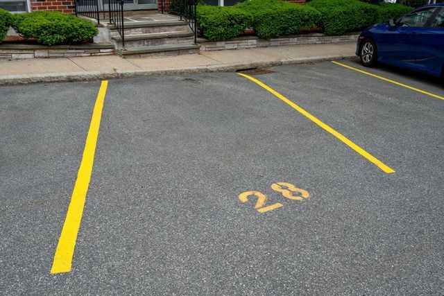 14 Commonwealth Court 11, Boston, MA 02135