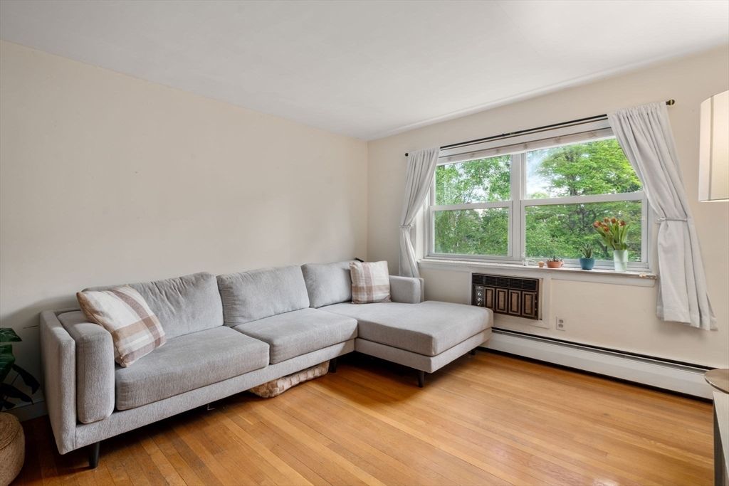 14 Commonwealth Court 11, Boston, MA 02135