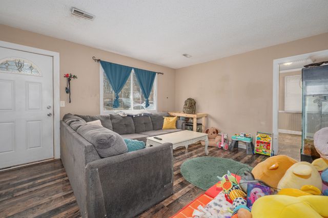 216 Tobacco Rd, Clarksville, TN 37042