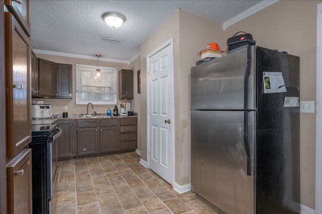 216 Tobacco Rd, Clarksville, TN 37042