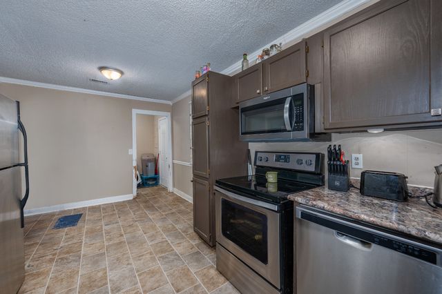 216 Tobacco Rd, Clarksville, TN 37042