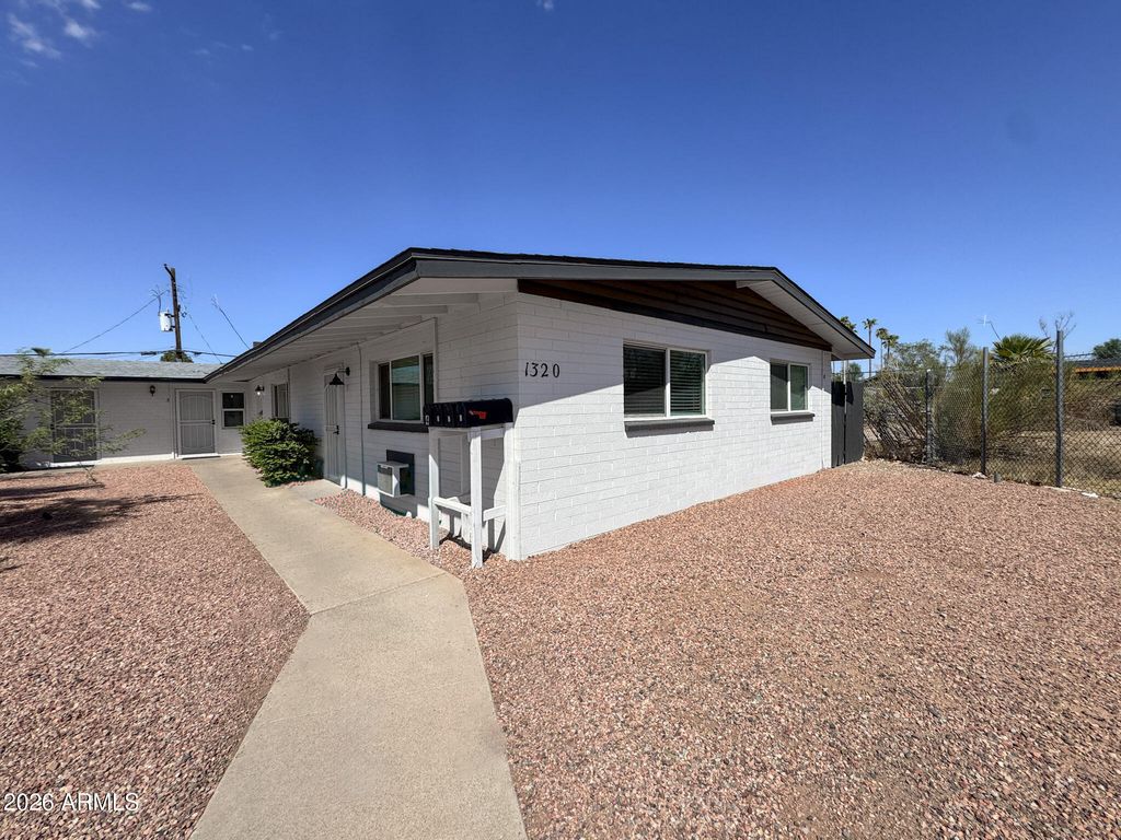 1320 N 48TH Place 3, Phoenix, AZ 85008