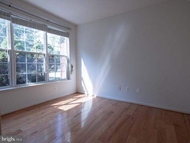 2051 MADRILLON RD, Vienna, VA 22182