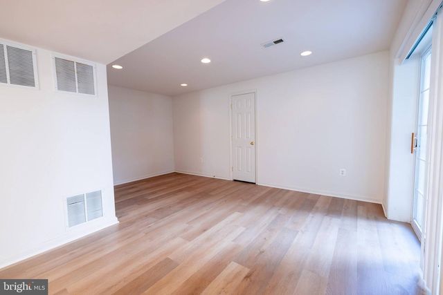 2051 MADRILLON RD, Vienna, VA 22182