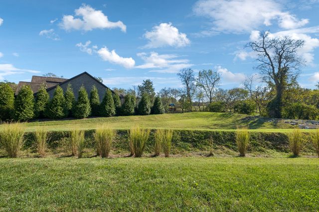 427 Deveron Dr, Gallatin, TN 37066