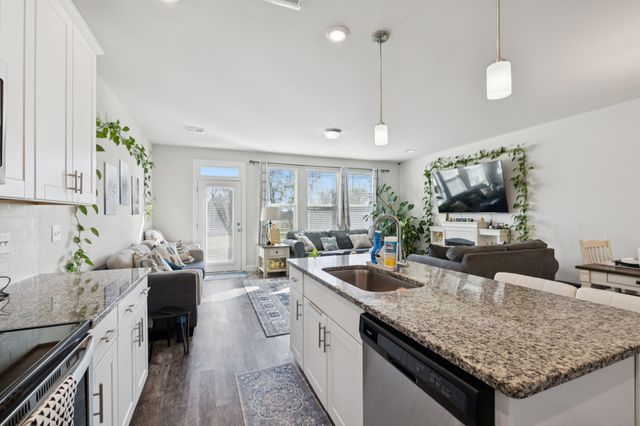 427 Deveron Dr, Gallatin, TN 37066